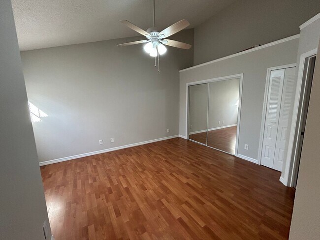 Building Photo - 645 Stafford Terrace