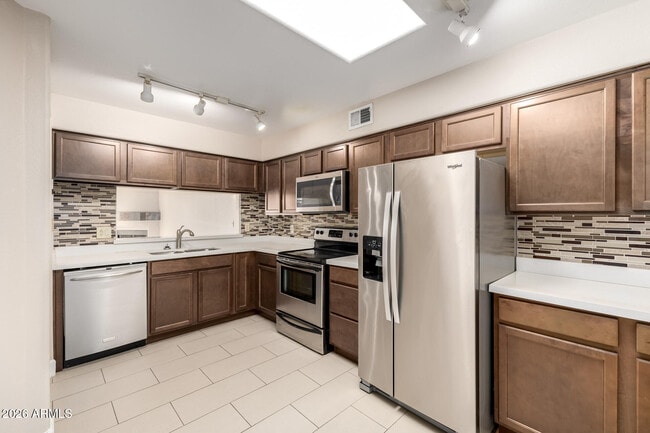 Building Photo - 1317 E Marny Rd