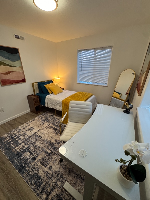 Building Photo - 10 Gentry Wy