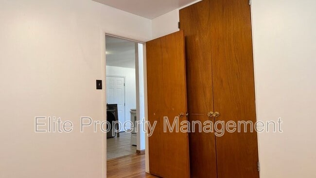 Building Photo - 2870 Aster St