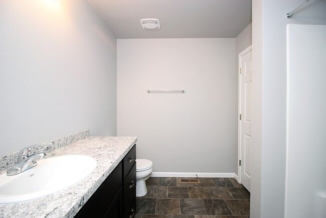 Building Photo - Amazing home in a quiet location!