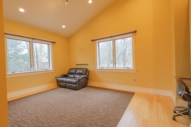 Building Photo - 67 Anderson Pond Rd