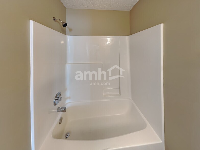 Building Photo - 3055 Hidden Creek Dr