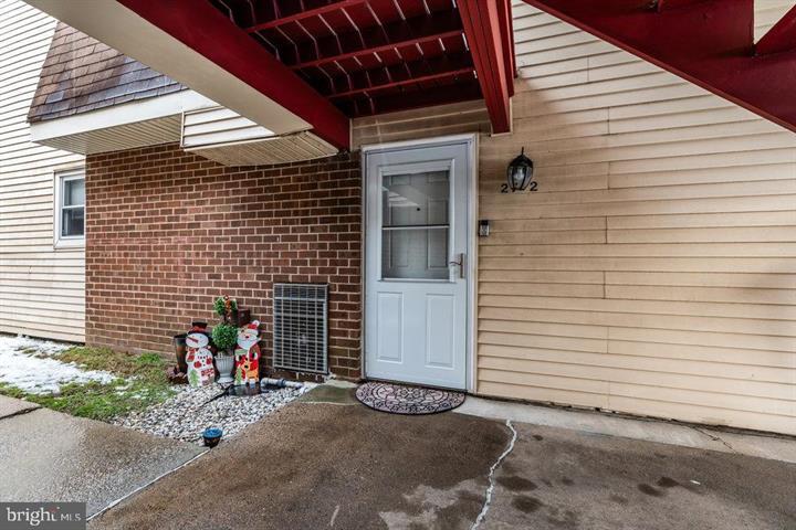 Building Photo - 27 Florence Tollgate Pl