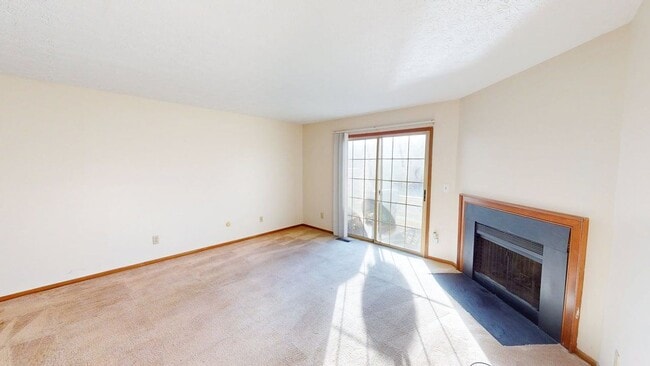 Building Photo - 5929 Shadow Lake Cir