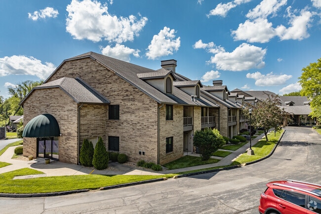 Building Photo - Creekside at Elfindale