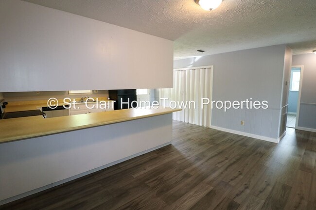 Building Photo - Duplex Downtown Pell City