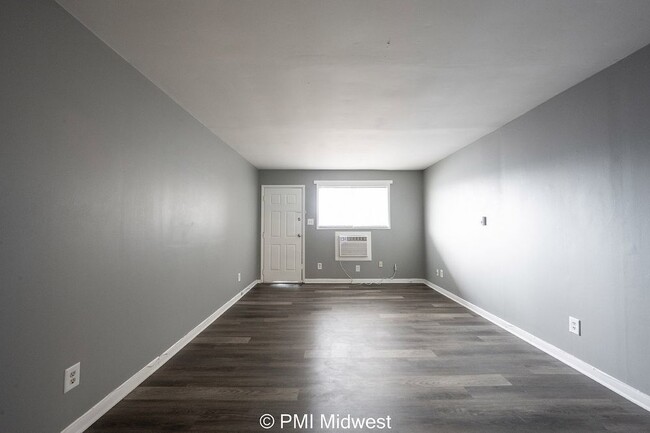 Building Photo - Beautiful 2 Bed, 1 Bath Apartment in Avon ...