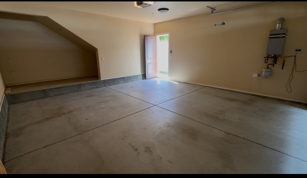 Building Photo - 5654 Lauretta St