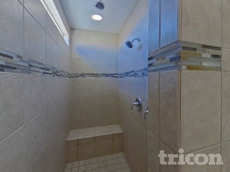 Building Photo - 10250 Copalito Dr