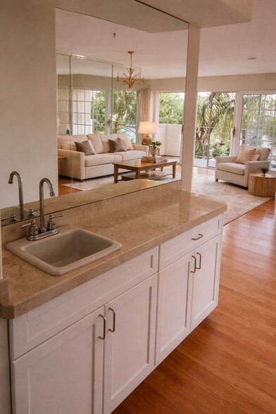 Building Photo - 1817 Selby Ave