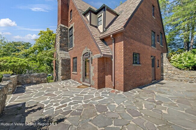 Building Photo - 11 Seaman Rd