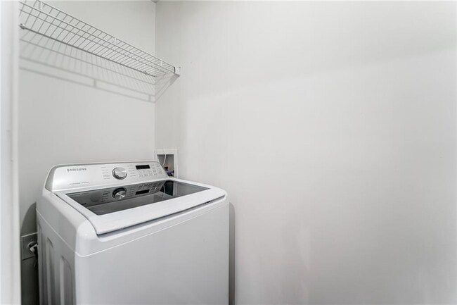 Building Photo - 770 Pine Lake Dr NW