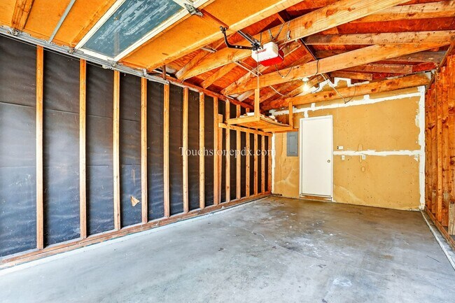 Building Photo - **$500 OFF SECOND MONTH RENT!**Bright Home with Stunning Mountain Skyline Setting!