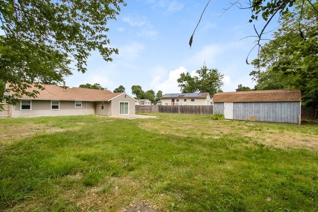 Building Photo - 12 Benedette Dr