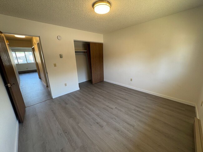 Building Photo - 1909 S Black Ave