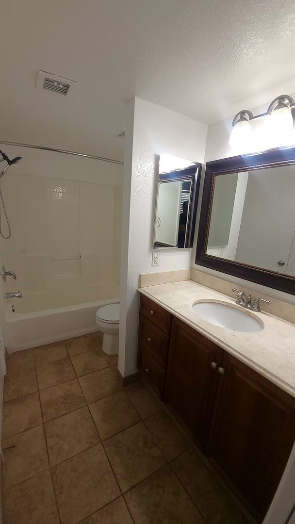 Building Photo - VERY NICE SOUTH SCOTTSDALE TOWNHOME!