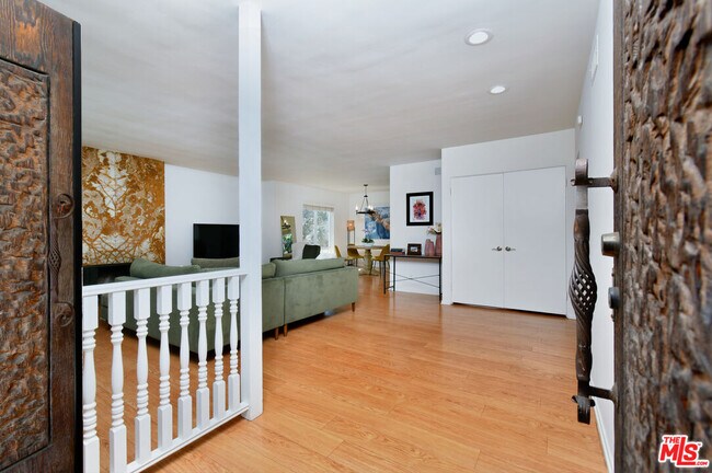 Building Photo - 6133 Maryland Dr