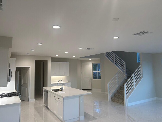 Building Photo - 43275 Passagio Lago Way