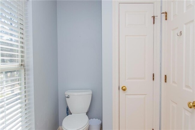 Building Photo - 118 Fox Run Dr