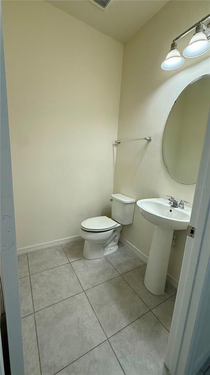 Building Photo - 3581 Dovetail Ave