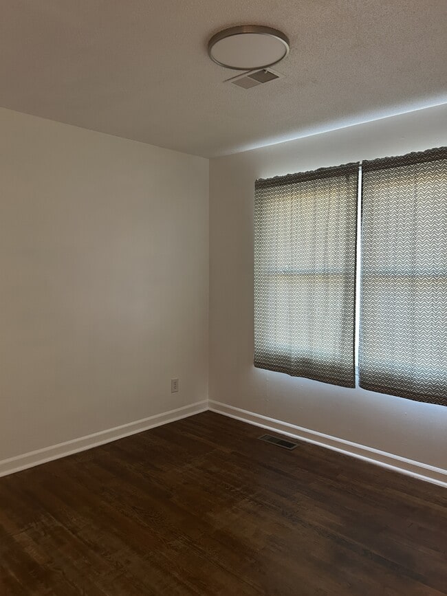 Building Photo - 309 S Union Ave