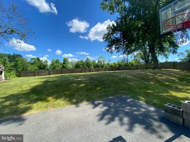 Building Photo - 1093 Benjamin Franklin Hwy