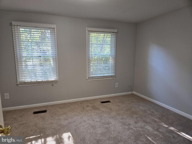 Building Photo - 20535 Strath Haven Dr