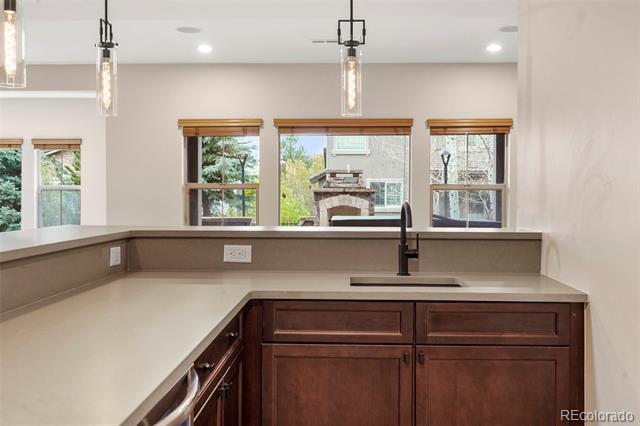 Building Photo - 15252 W Warren Dr