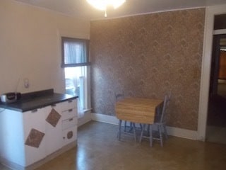 Kitchen SE corner - 922 E Main St
