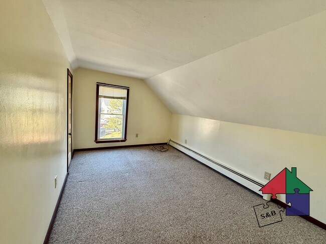 Building Photo - 63 Brook St