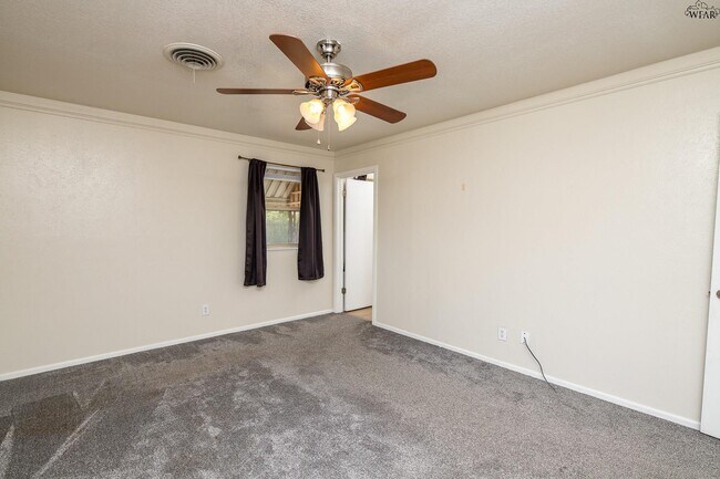Building Photo - 9 Jo Ann Cir
