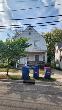 Building Photo - 1329 Lafayette Ave NE