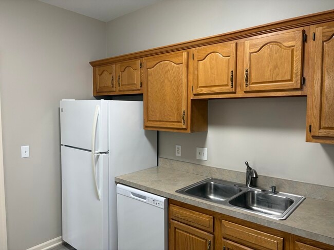 Building Photo - 227 Main St