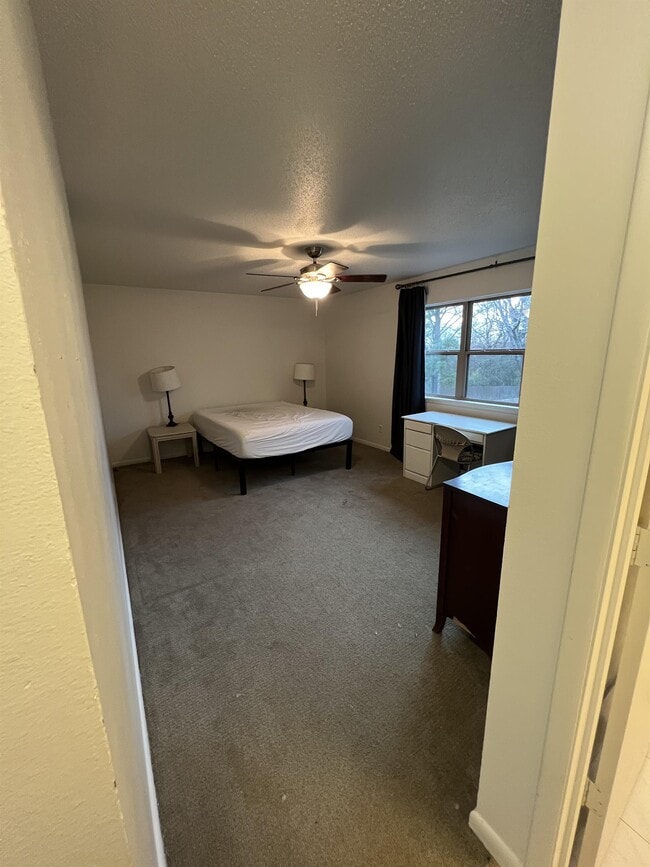 Building Photo - 1818 W Ora Dr