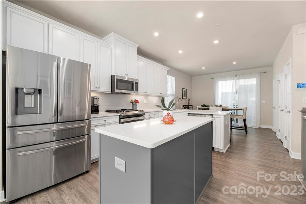 Building Photo - 436 W Tremont Ave