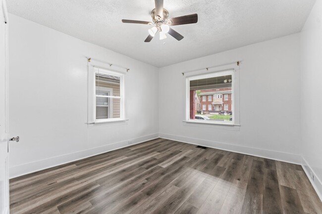Building Photo - Welcome home to this Westend Beauty!