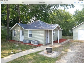 Building Photo - 322 Marquette Rd