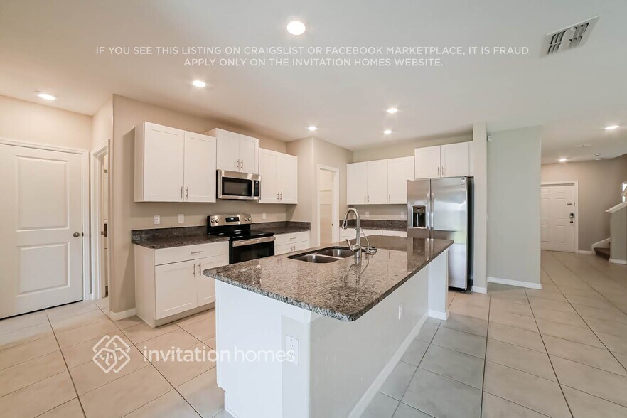 Building Photo - 7745 Silver Berry Ct