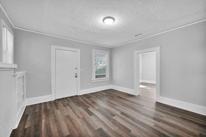 Building Photo - 326 Basswood St