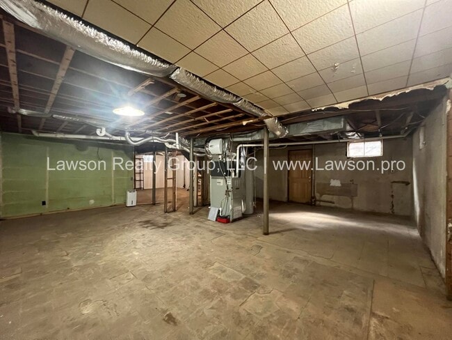 Building Photo - Charming Brick Ranch with Beautifully Land...