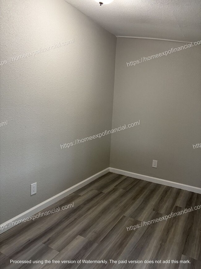 Building Photo - Nice Front Home For Rent