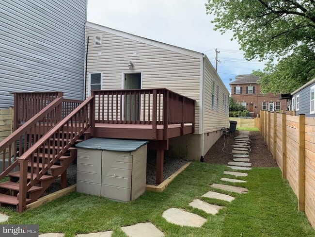 Building Photo - 22 E Reed Ave