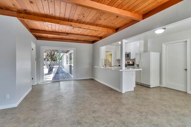 Building Photo - 520 Dawkins Dr