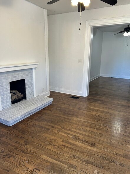 Building Photo - 10 /12 Garret St