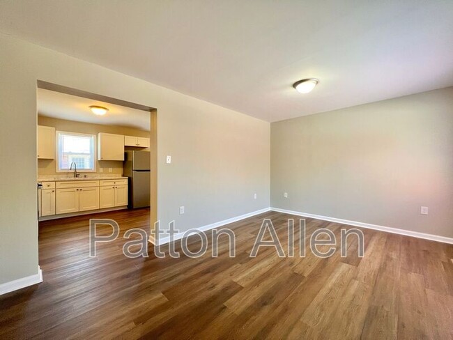 Building Photo - 1754 Meadowbrook Terrace