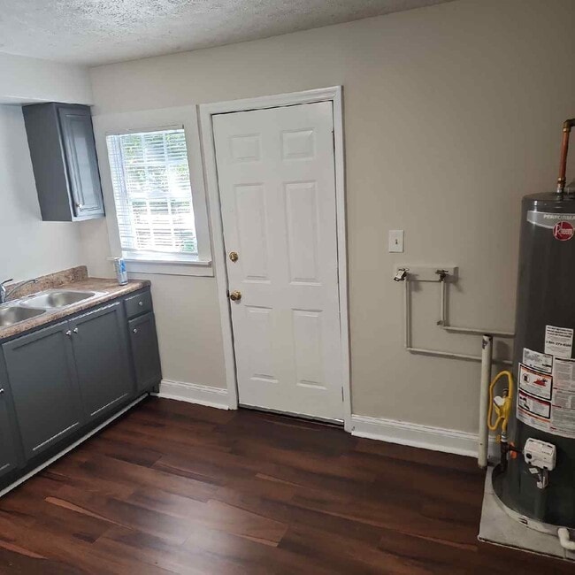 Building Photo - 1018 Navaho Pl