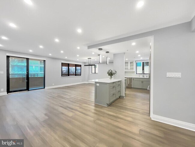 Building Photo - 4801 Hampden Ln