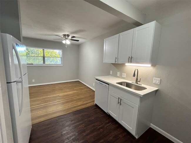 Building Photo - 3520 Garrott St