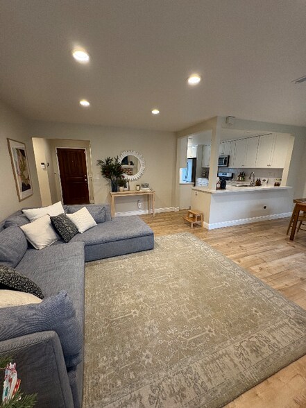 Building Photo - 984 San Miguel Rd